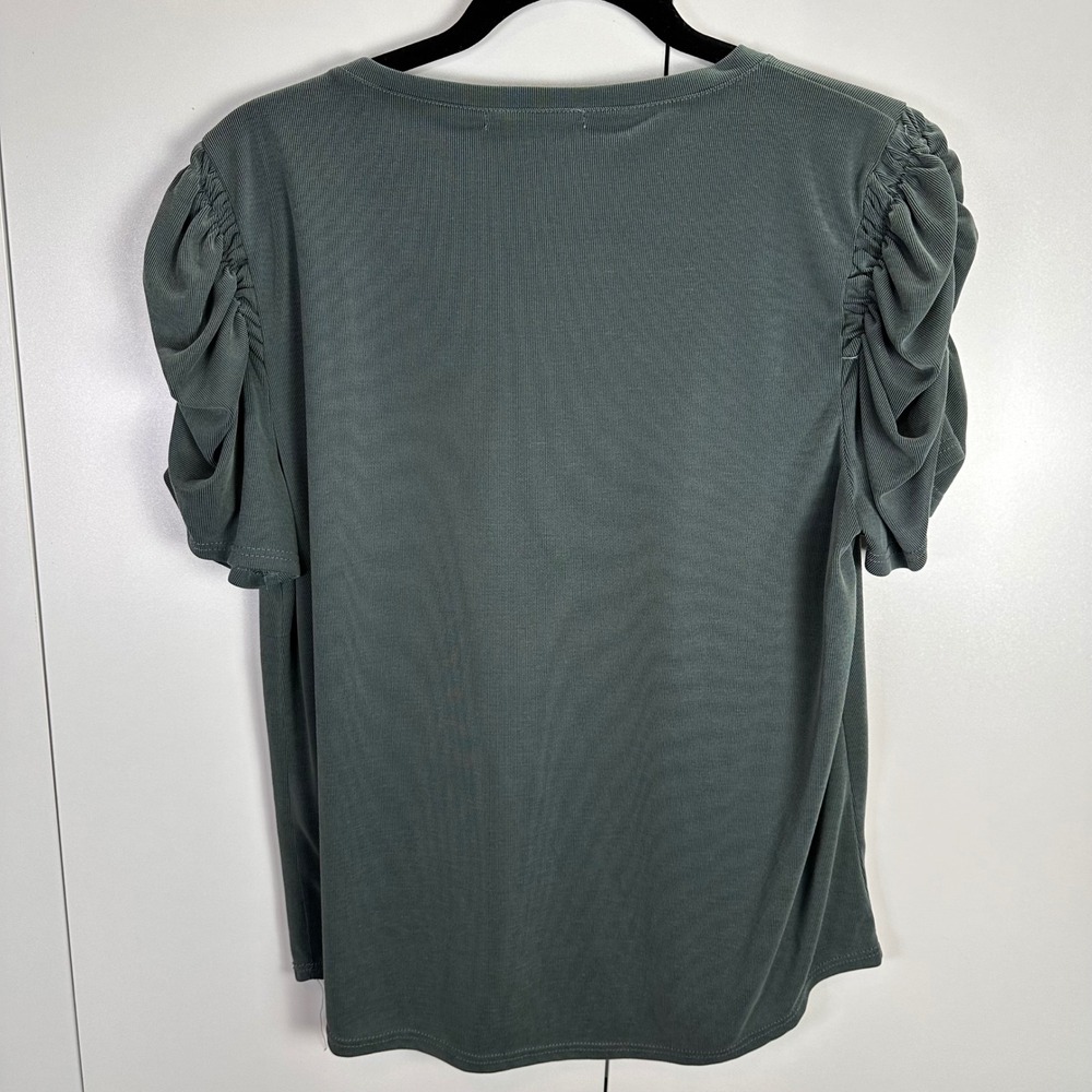 Green Envelope Los Angeles Womens Lg V Neck Top Ruched Sleeve Casual Blouse‎ - Picture 2 of 3